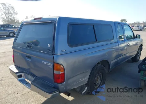 1998 Toyota Tacoma z USA, uszkodzony, nr VIN 4TAVL52N8WZ080909